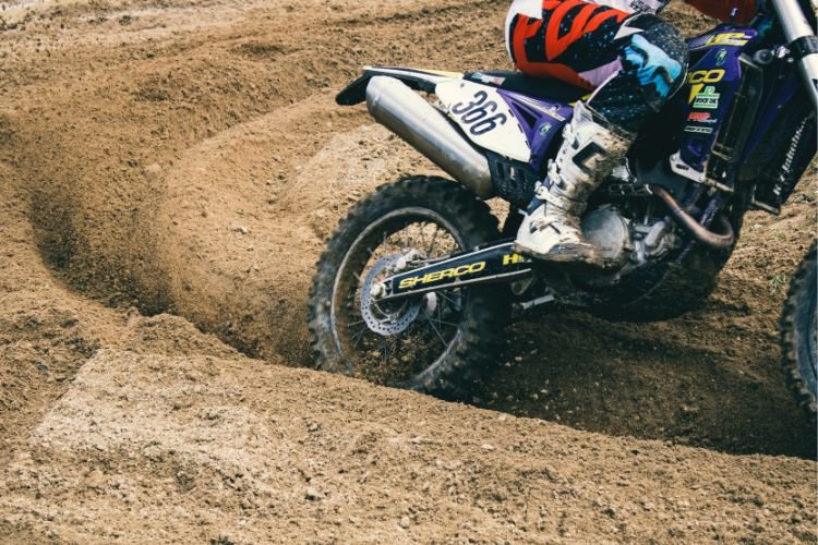 Advantages of Lower Dirt Bike Tire Pressure