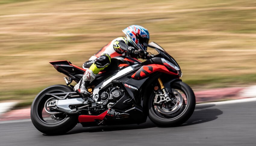Aprilia RSV4 Factory