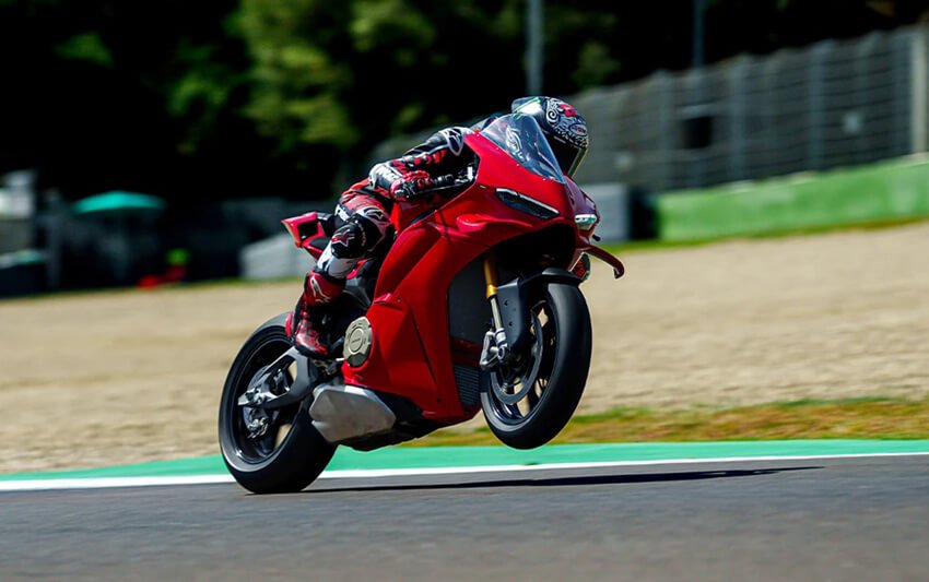 Ducati Panigale V4—1000cc motorcycle