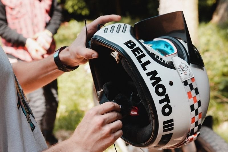 Casco de moto modular. ¡VENTAJAS Y DESVENTAJAS! 