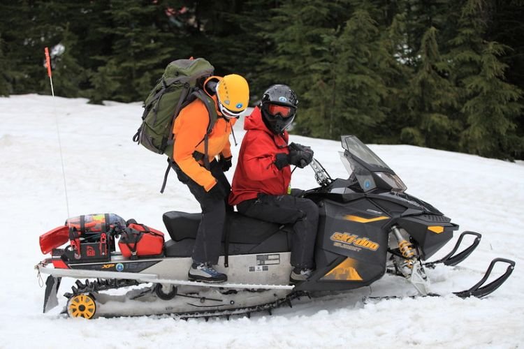 Top 7 Must Have Snowmobile Accessories