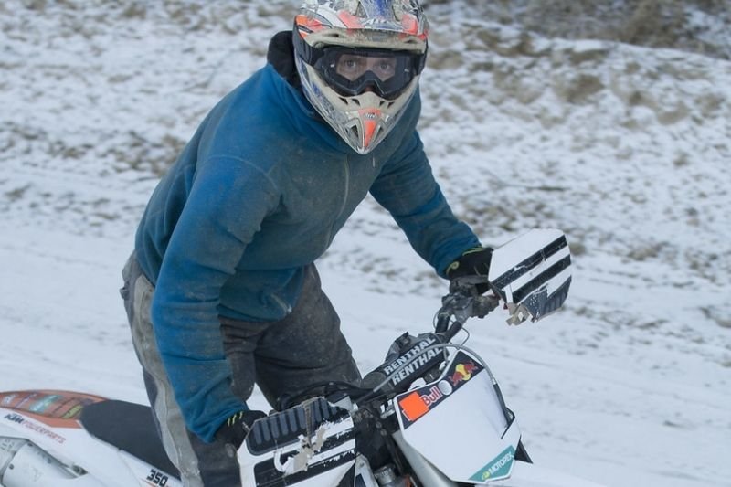 Ensure safety during snow riding