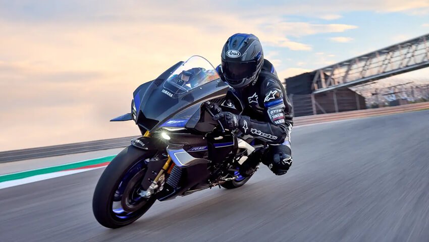 Yamaha R1M