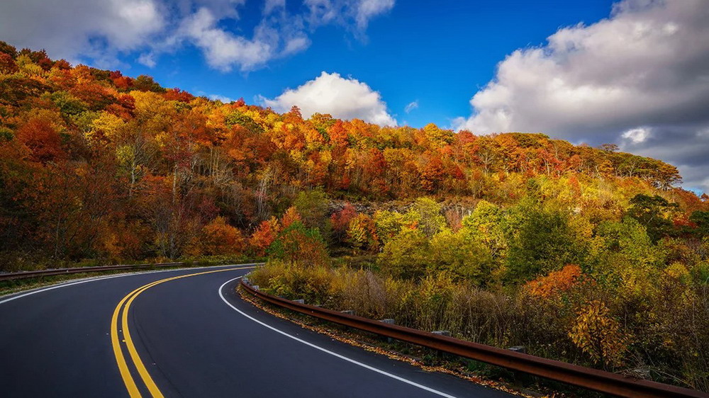 cherohala skyway autumn mountains