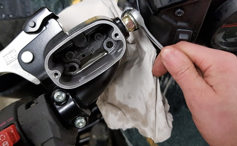 clean the cap and rubber seal