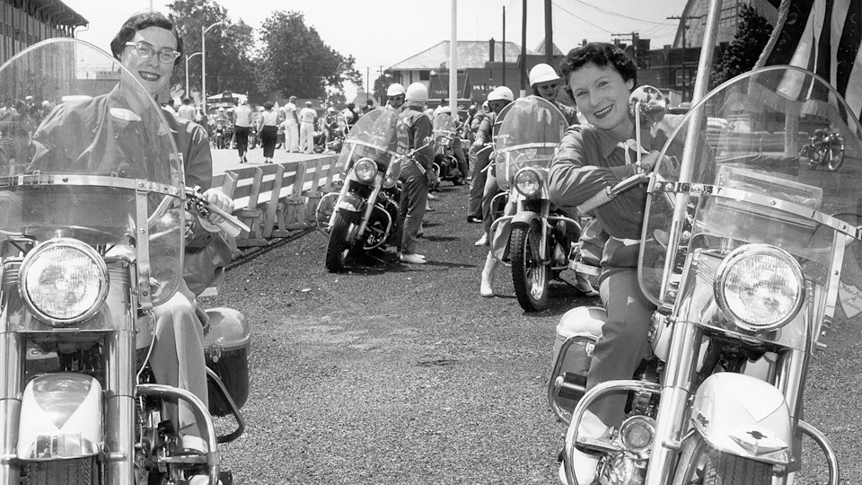 early women motorcycle riders america