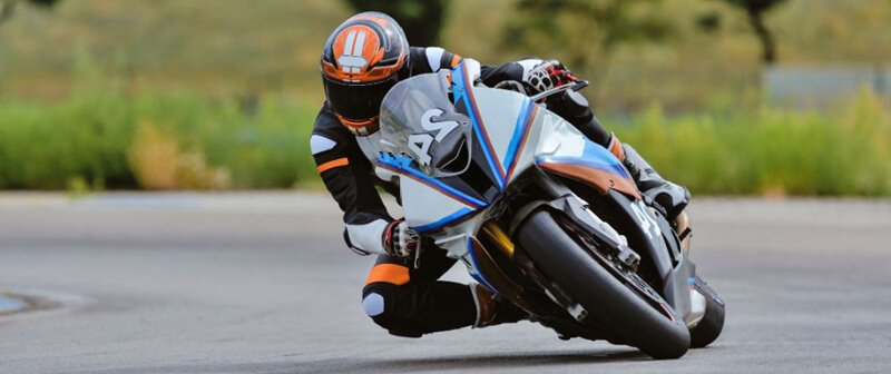 motorcycle leaning—common motorcycle cornering mistakes