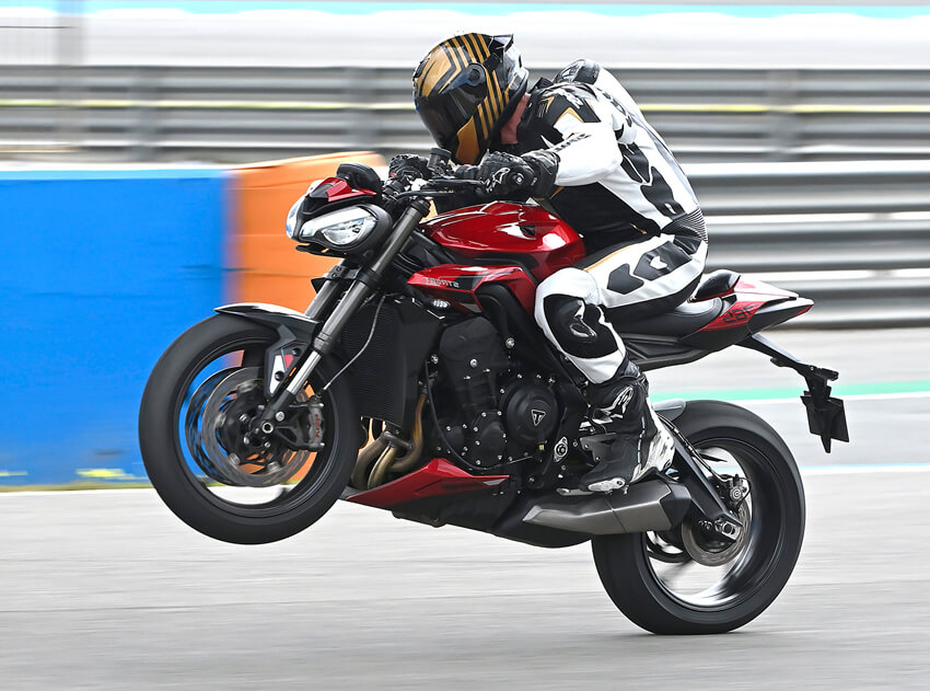 triumph street triple r