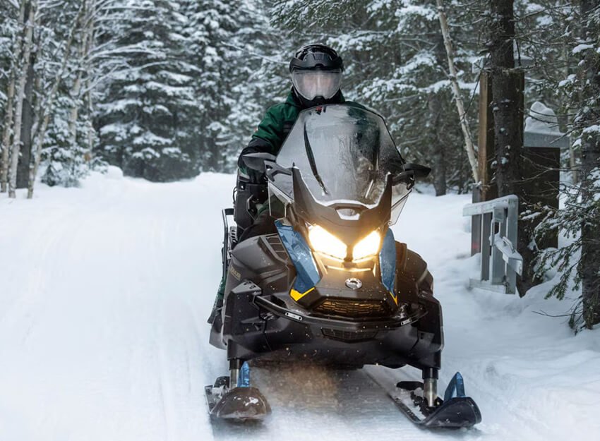 utility snowmobile track riding