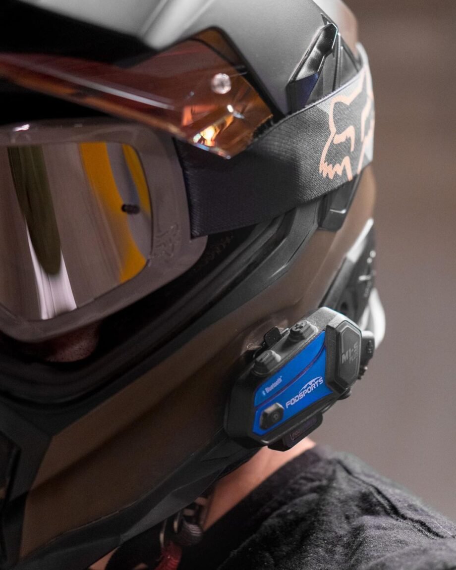 M1s Plus Bluetooth Intercom on helmet 2